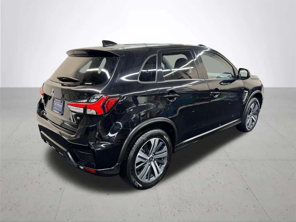 Used 2024 Black Mitsubishi 2.0 SE image 8