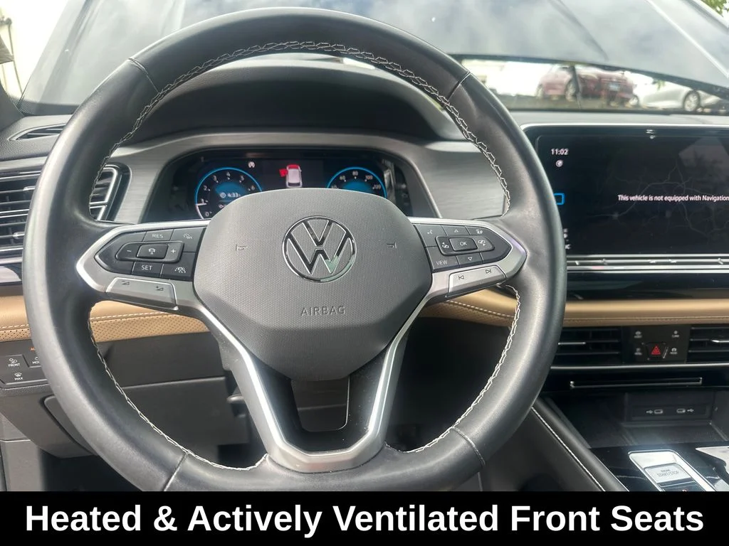 Used 2024 Deep Black Volkswagen 2.0T SE w/Technology image 15