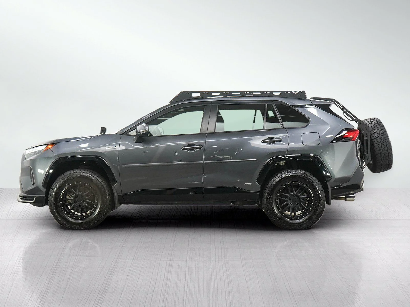 Used 2022 Toyota RAV4 SE with VIN JTMAB3FV2ND083028 for sale in Minneapolis, Minnesota