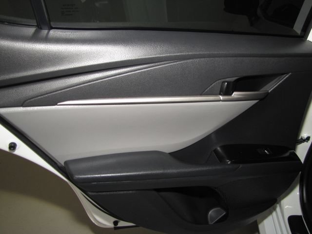 Used 2025 White Toyota  image 14