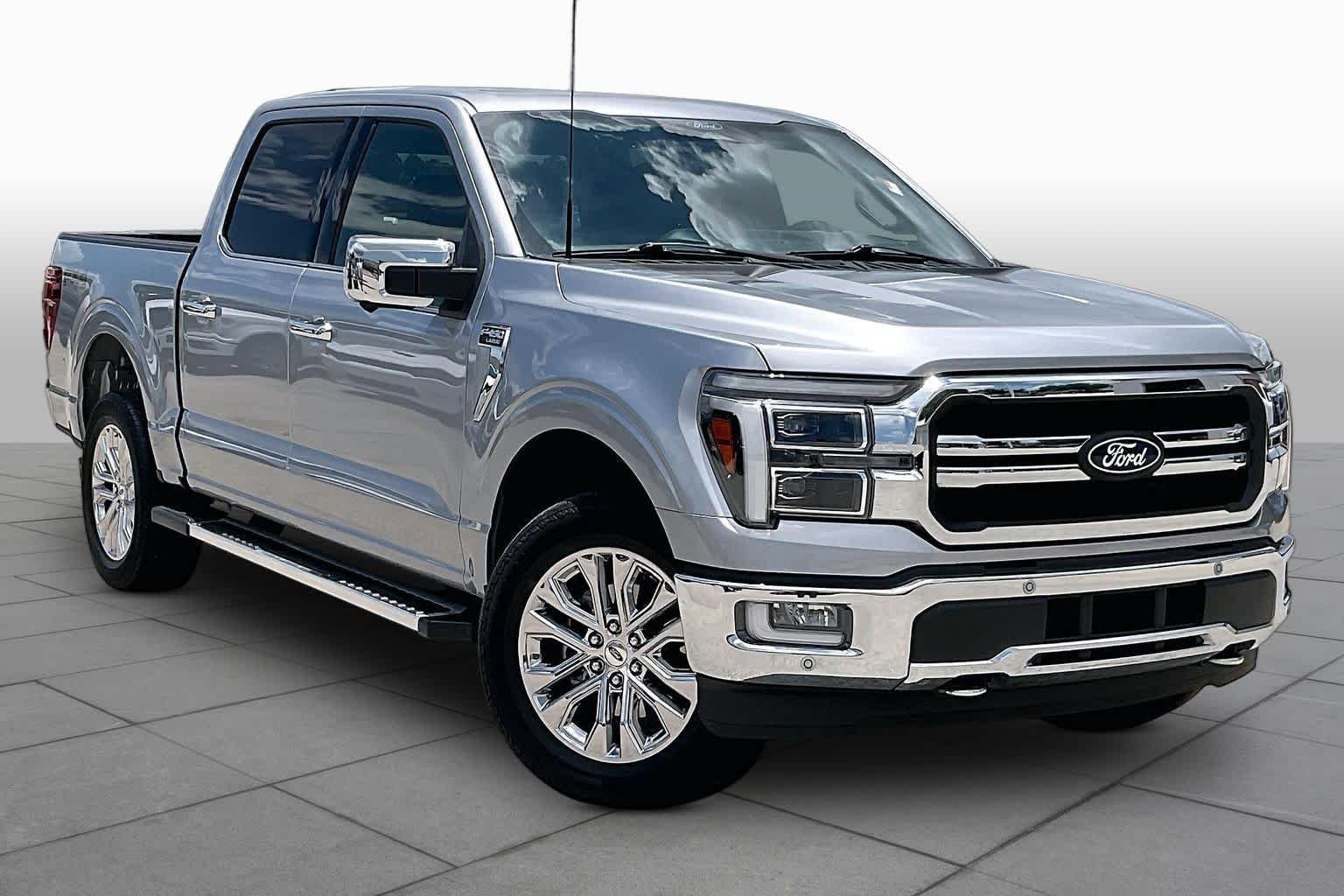 Used 2024 Iconic Silver Ford LARIAT image 3