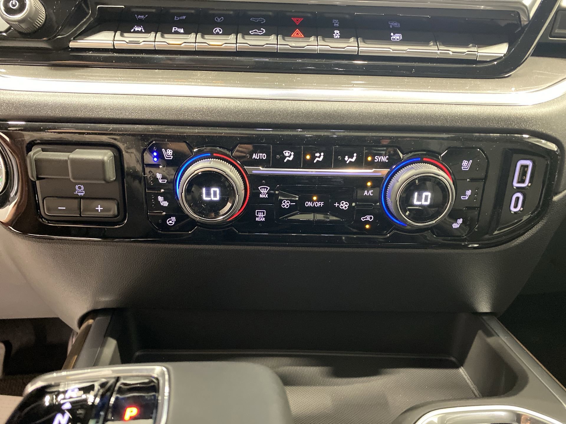 2026 Chevrolet Silverado 1500 High Country - Photo 17