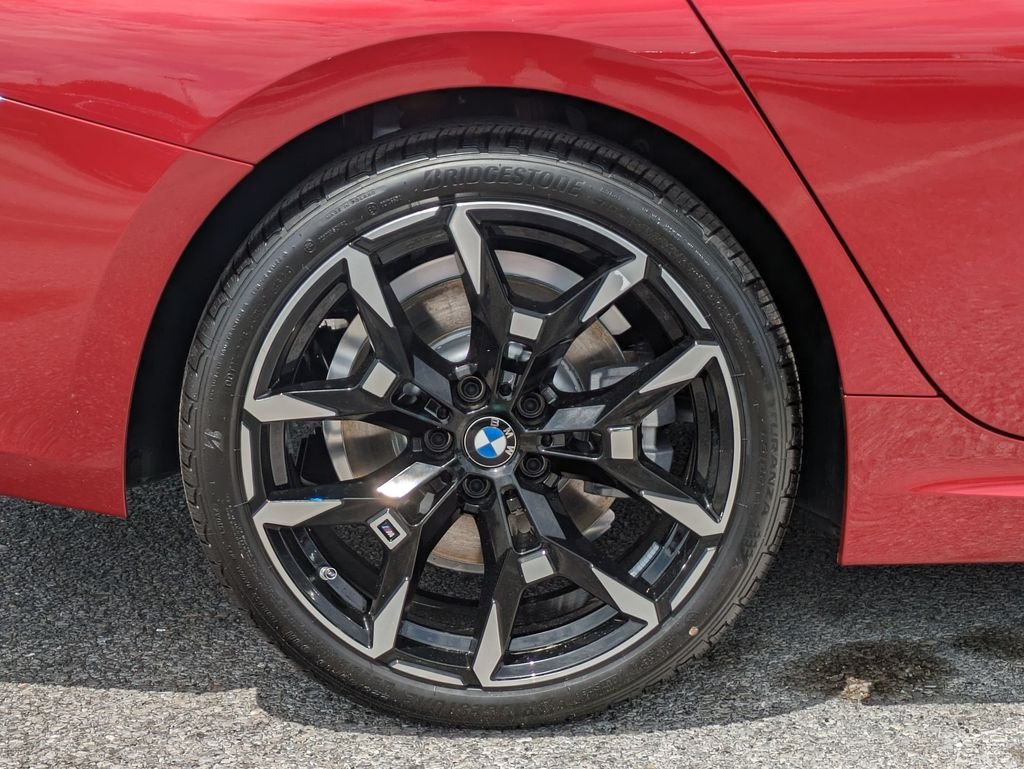 2025 BMW 3 Series 330i - Photo 10