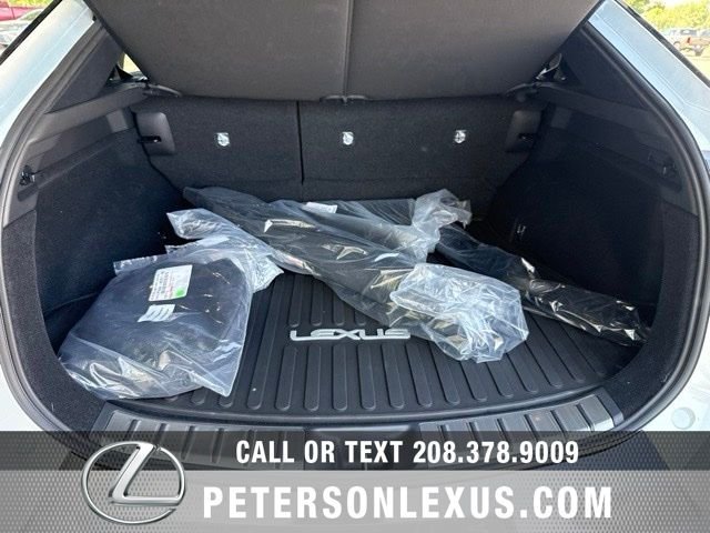 New 2026 Oxygen White Lexus  350e image 18