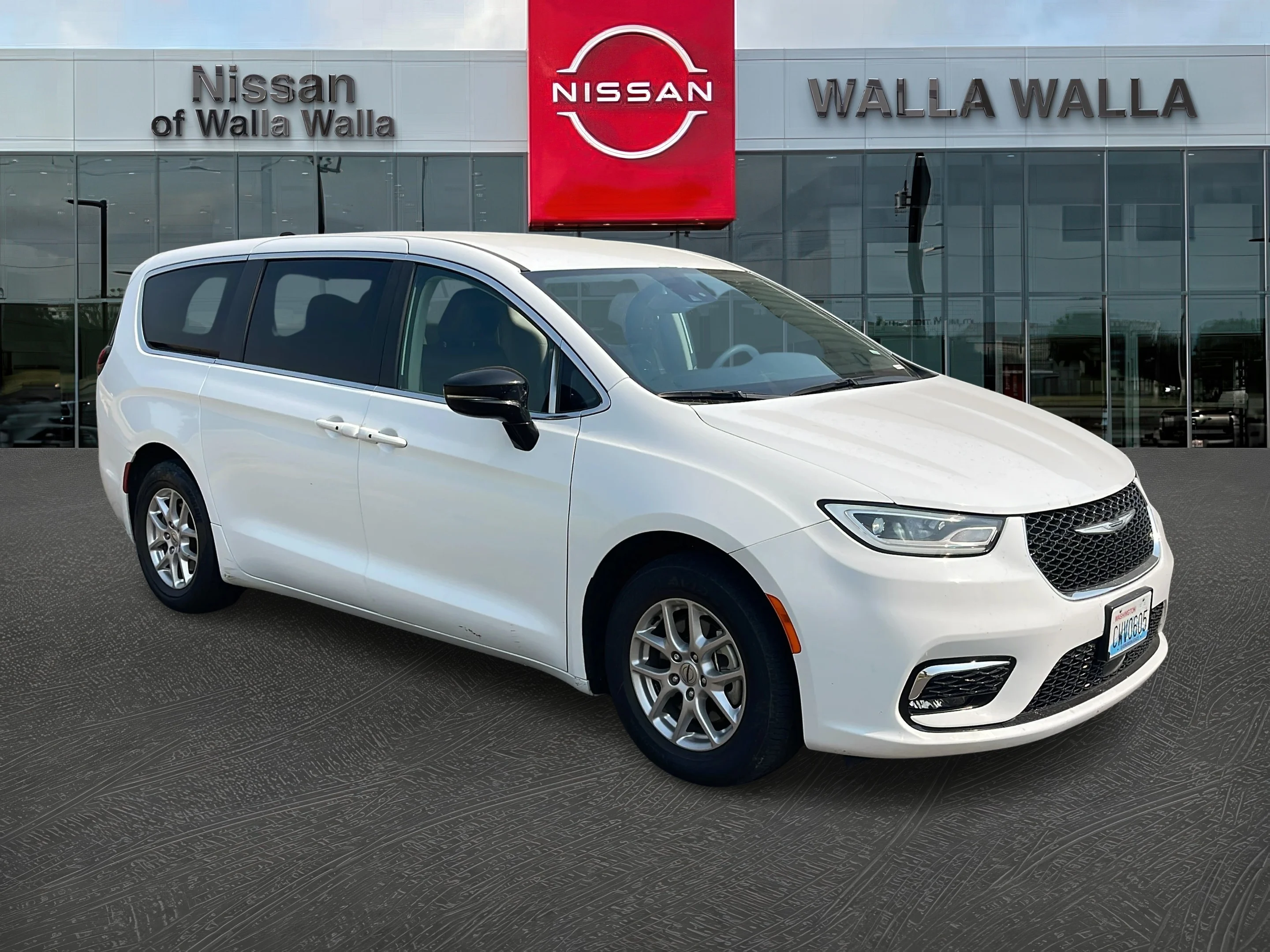 Used 2024 Bright White Clearcoat Chrysler Touring L image 1