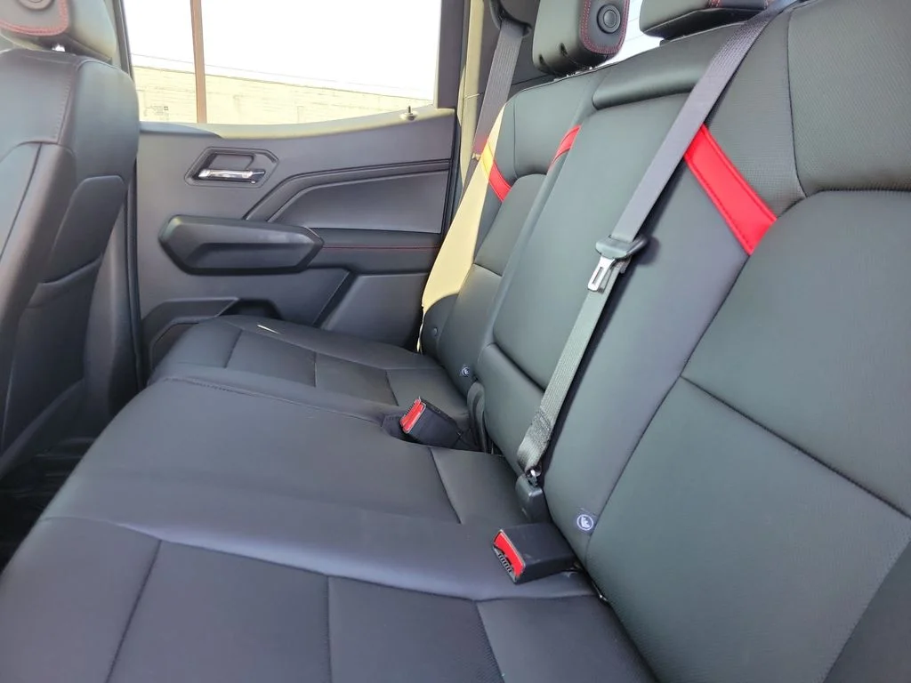 Used 2023 White Chevrolet Z71 image 10