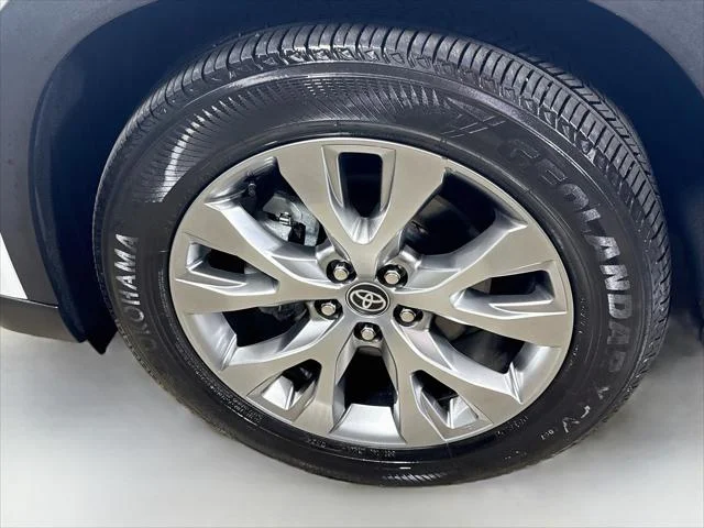 Certified Used 2024 WIND CHILL PEARL Toyota  image 30