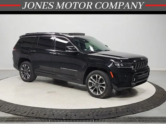 2021 Jeep Grand Cherokee L Overland's photo