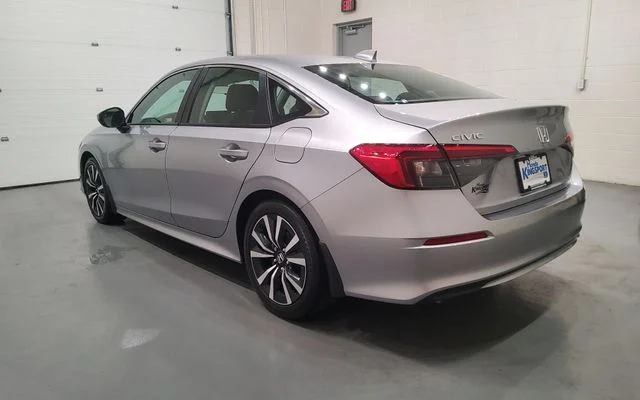 Used 2023 Silver Honda EX image 5