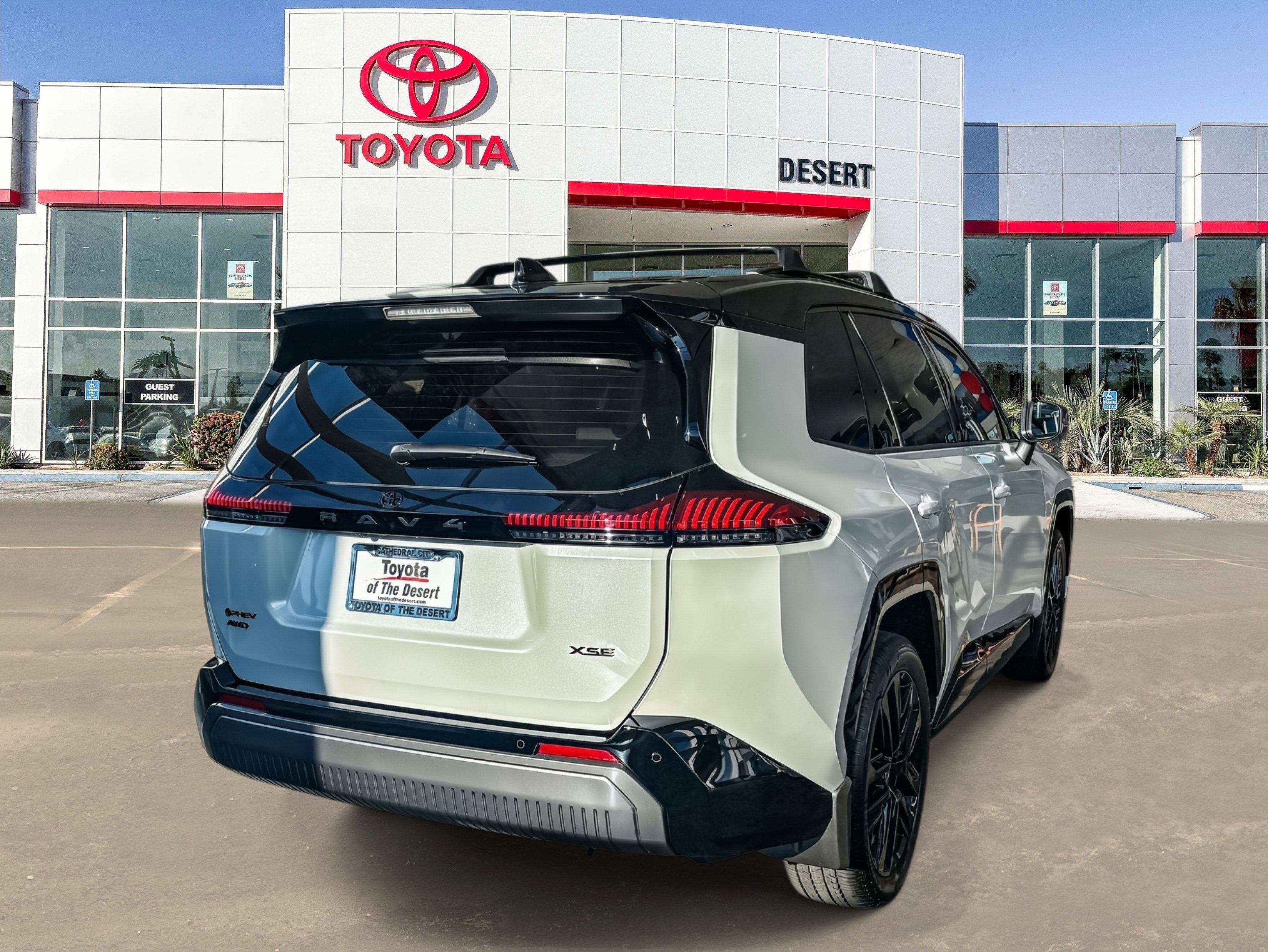 New 2026 Wind Chill Pearl with Midnight Black Metallic roof <sup>1</sup> Toyota  XSE image 6