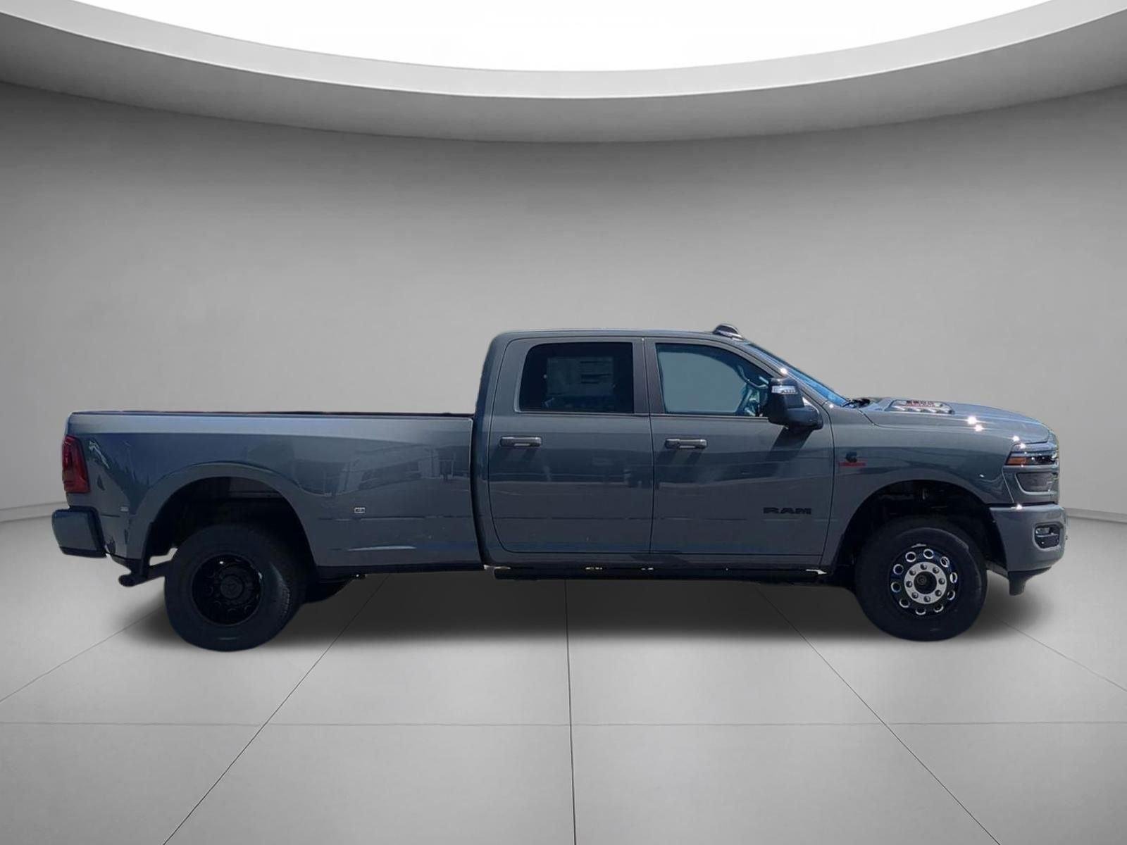 New 2026 Ceramic Gray Clear-Coat Exterior Paint RAM Laramie image 6