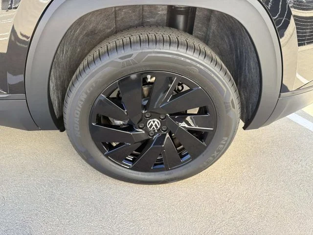 New 2026 Black Volkswagen 2.0T SE w/Technology image 6