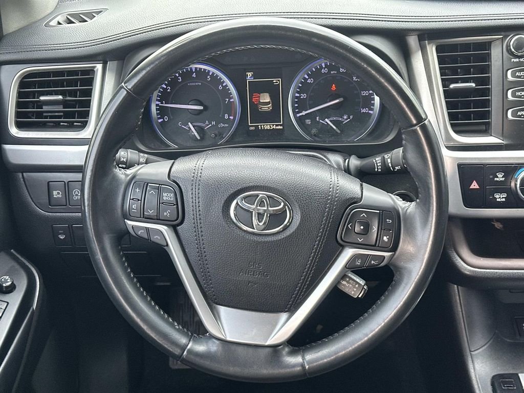 Used 2018 Black Toyota XLE image 15
