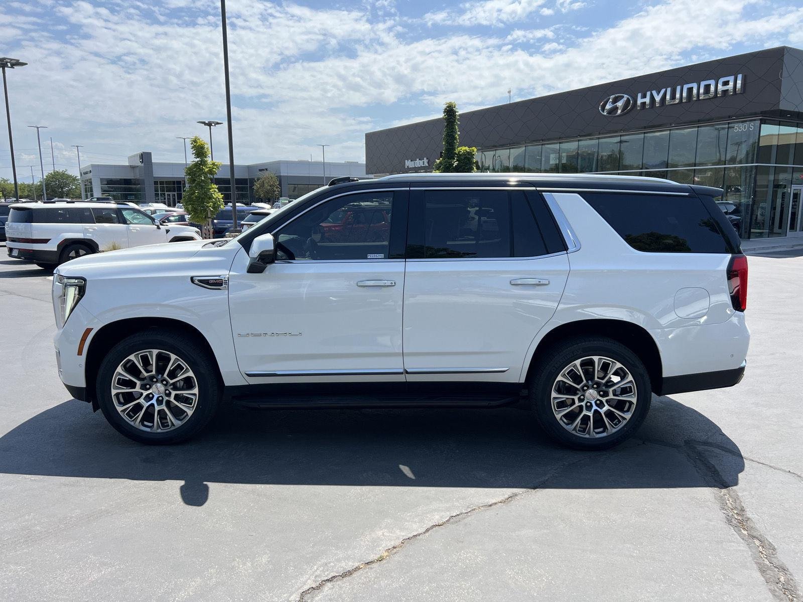 2025 GMC Yukon Denali - Photo 19