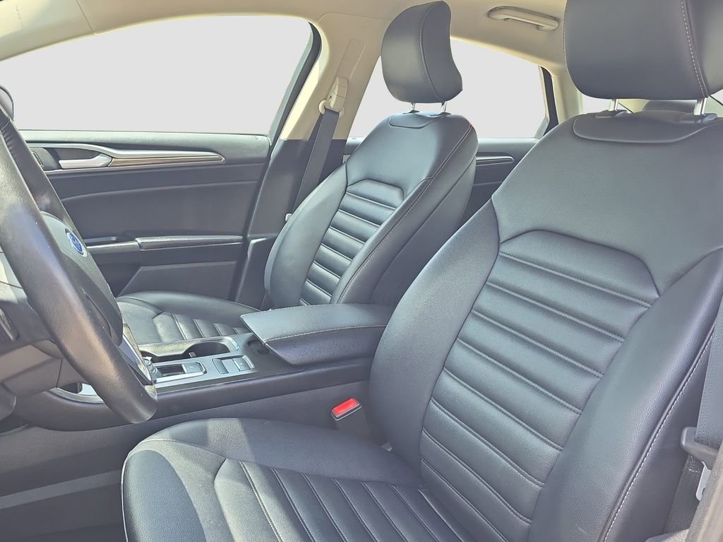 Used 2019 Silver Ford SEL image 7