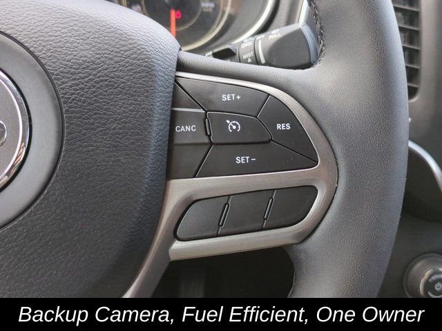 Used 2022 Gray Jeep Latitude Lux image 25