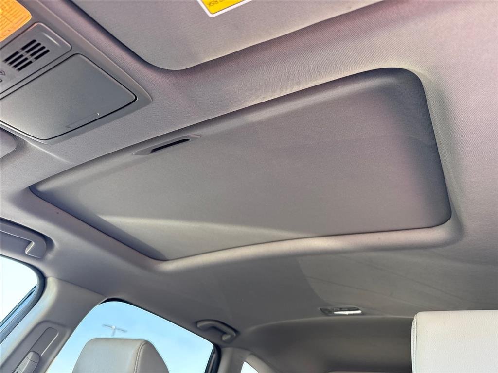 Used 2018 Modern Steel Metallic Honda Touring image 19