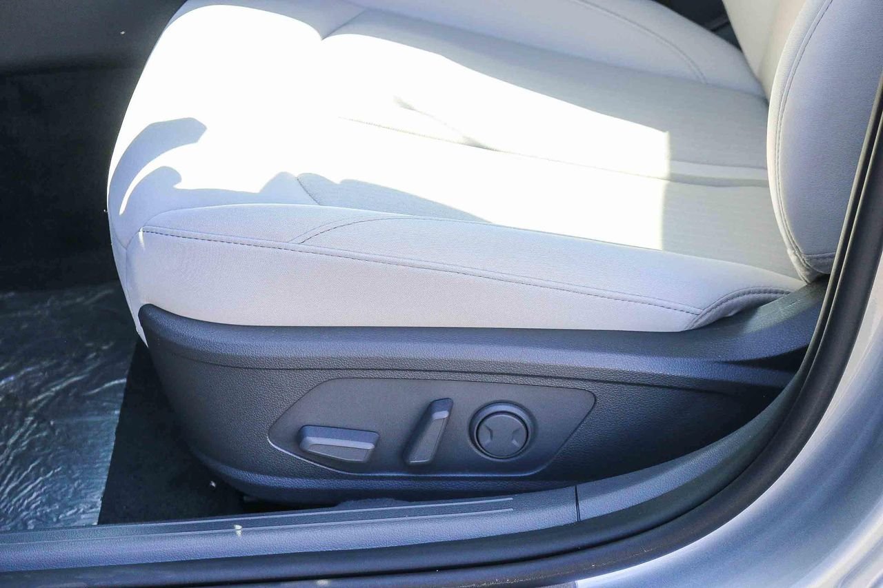 New 2026 Silver Hyundai SEL Sport image 48