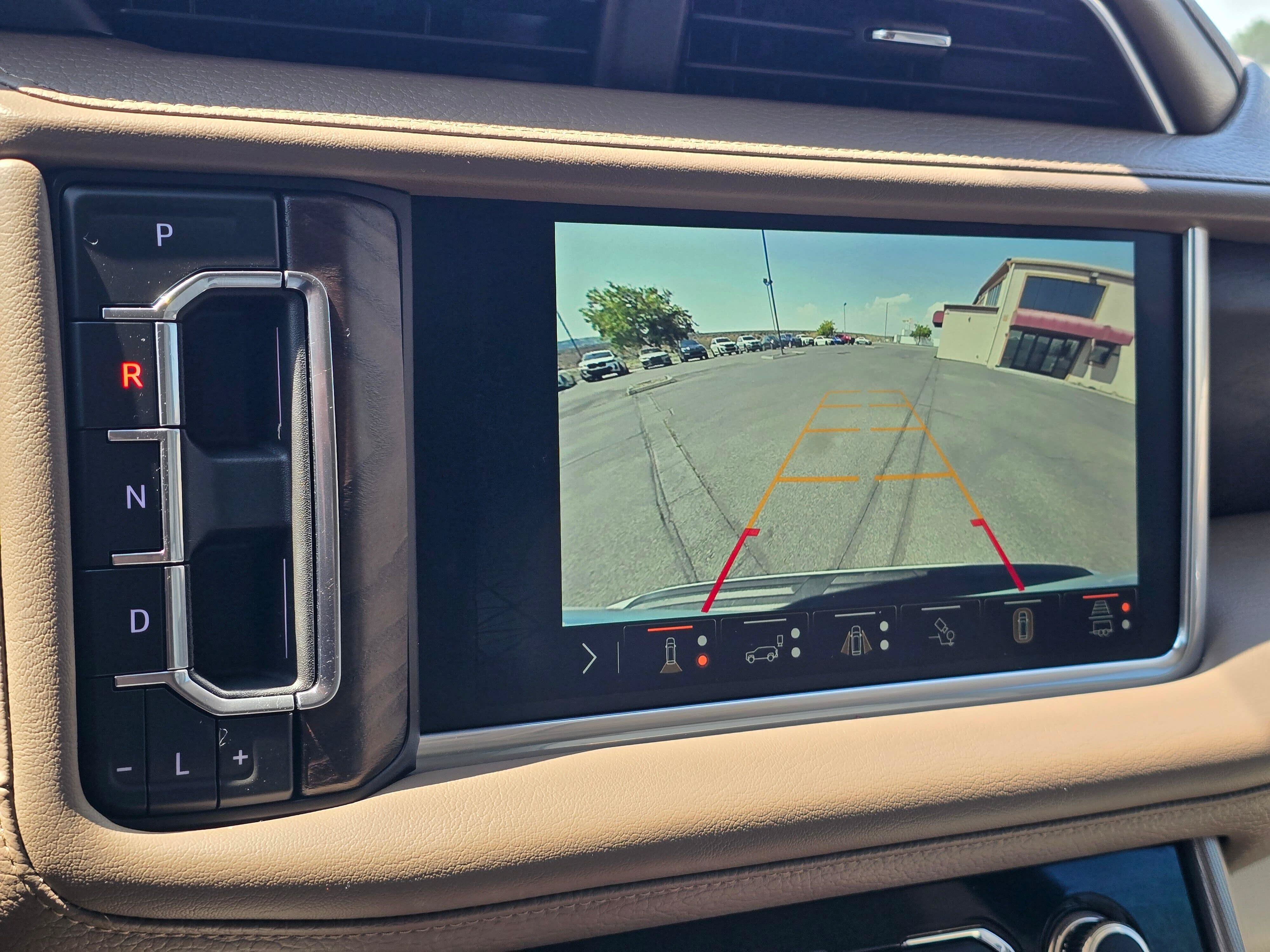 Used 2024 White Frost Tricoat GMC Denali image 19