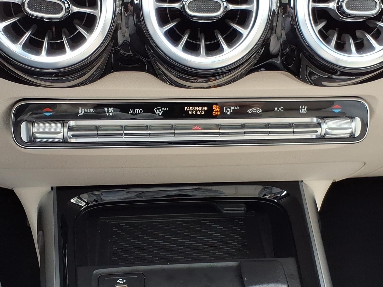 Certified Used 2025  Mercedes-Benz 350 image 20