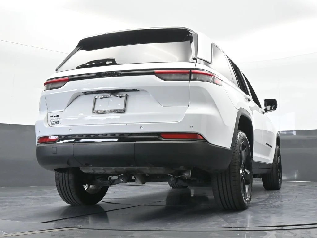 Used 2023 Bright White Clearcoat Jeep Altitude X image 58