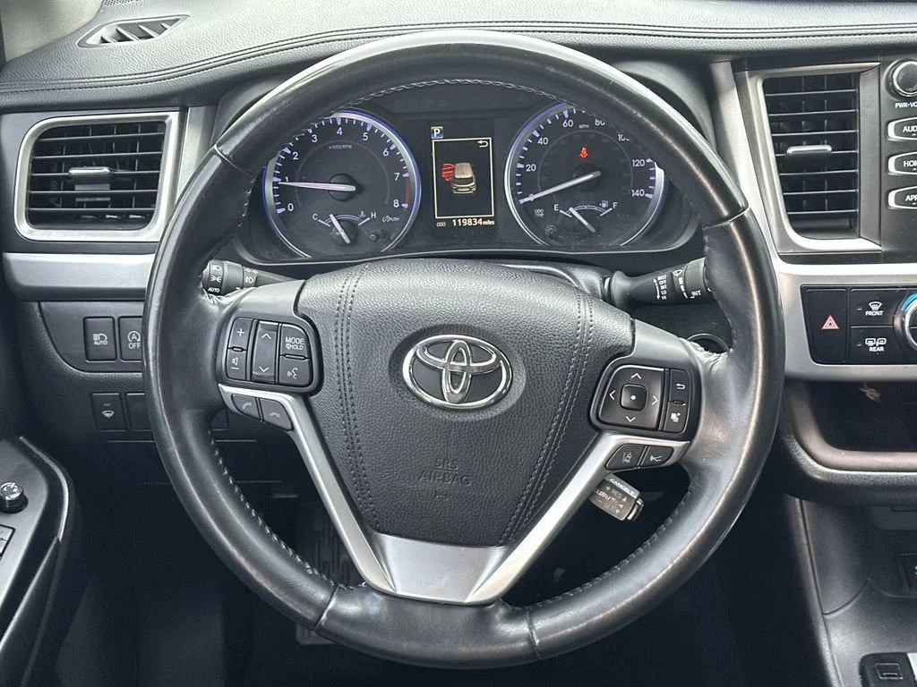 Used 2018 Black Toyota XLE image 15