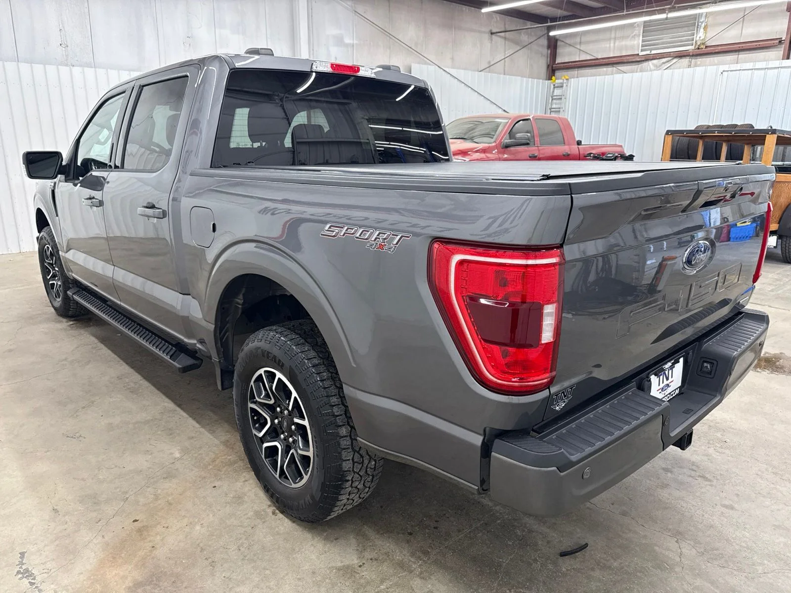 Used 2022 Gray Metallic Ford XLT image 6