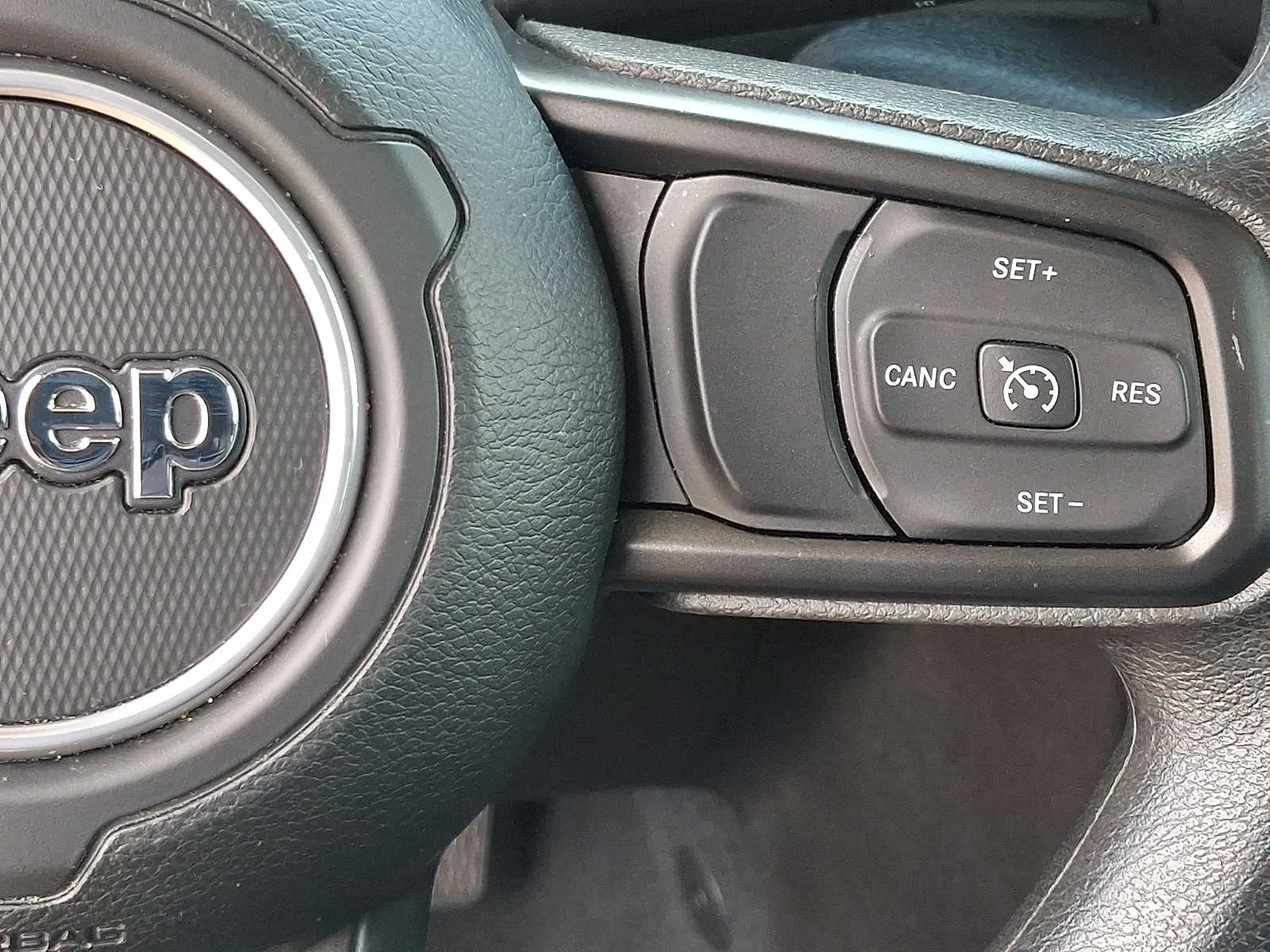 2024 Jeep Gladiator Sport - Photo 21