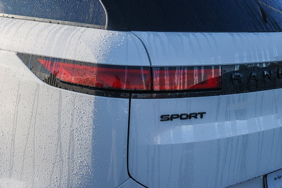 New 2026 Borasco Grey LAND ROVER Dynamic SE image 11