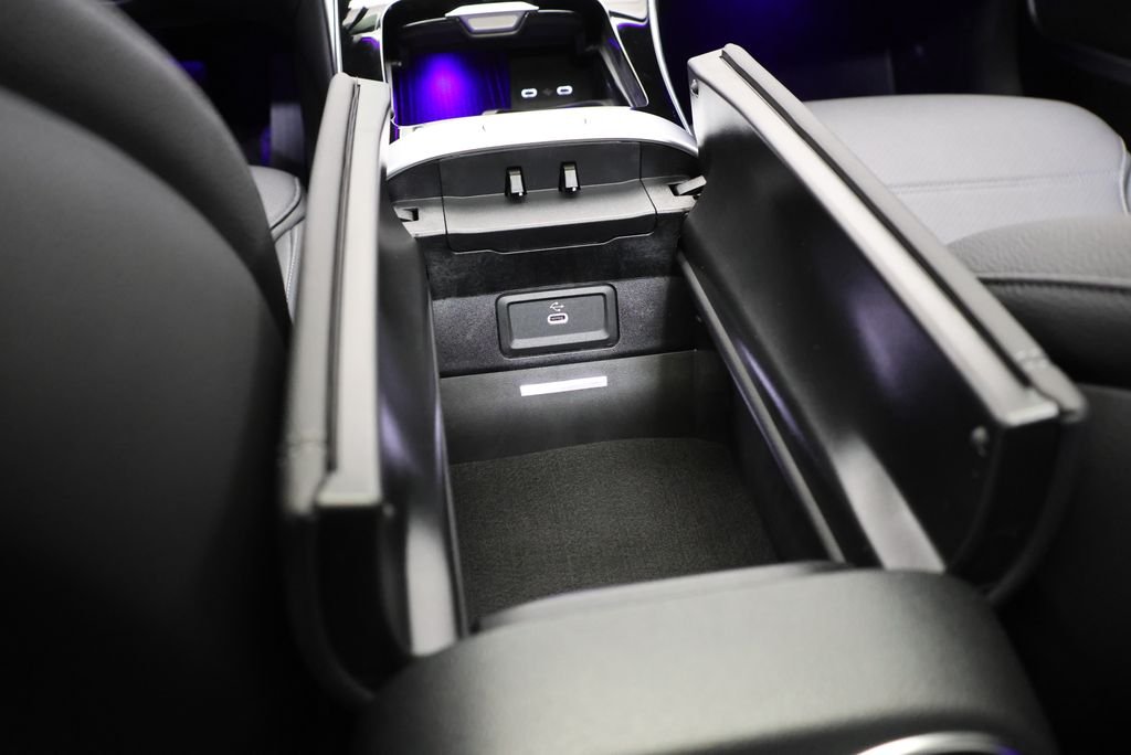 Used 2026 Obsidian Black Metallic Mercedes-Benz C 300 image 28