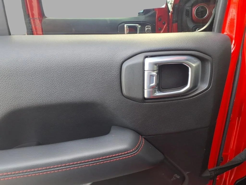 Used 2021 Red Jeep Unlimited Rubicon image 8