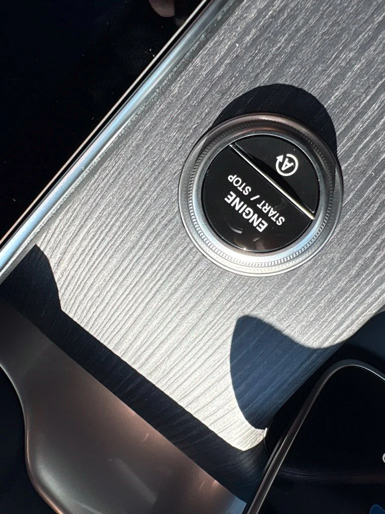 New 2027 Obsidian Black Metallic Mercedes-Benz GLC 300 image 35