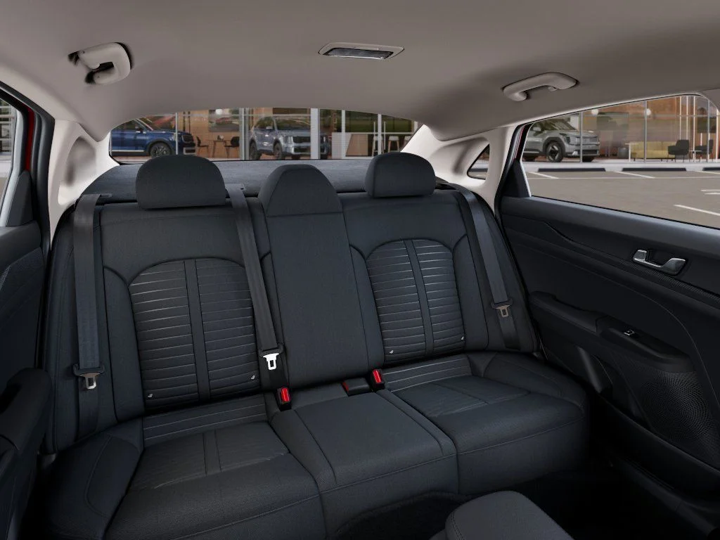 2025 Kia K5 LXS - Photo 16