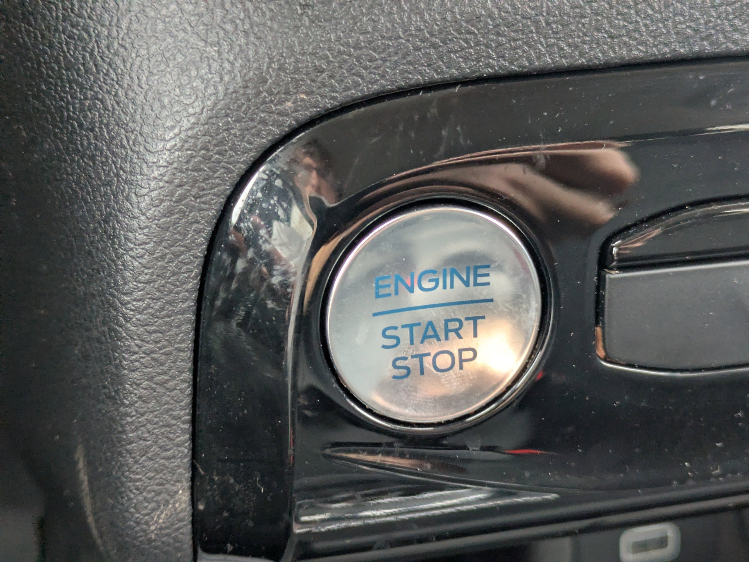 Used 2025 Oxford White Ford Active image 27