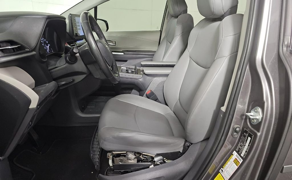 Used 2021 Gray Toyota XLE image 7