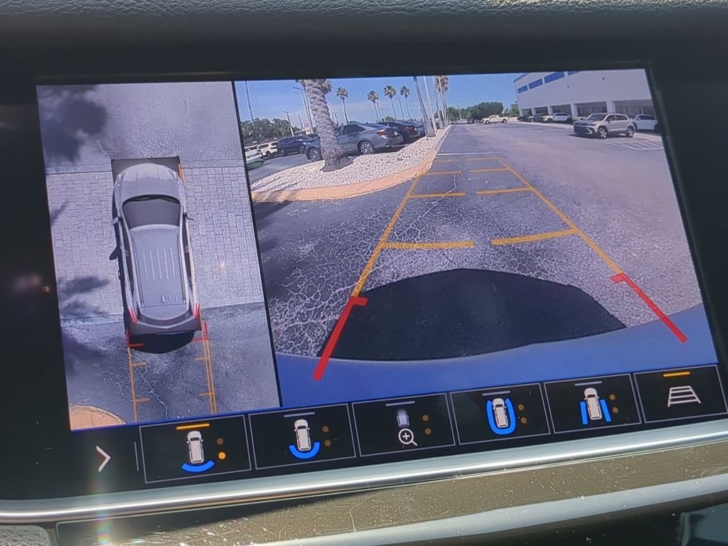 Used 2020 Silver Cadillac Sport image 24