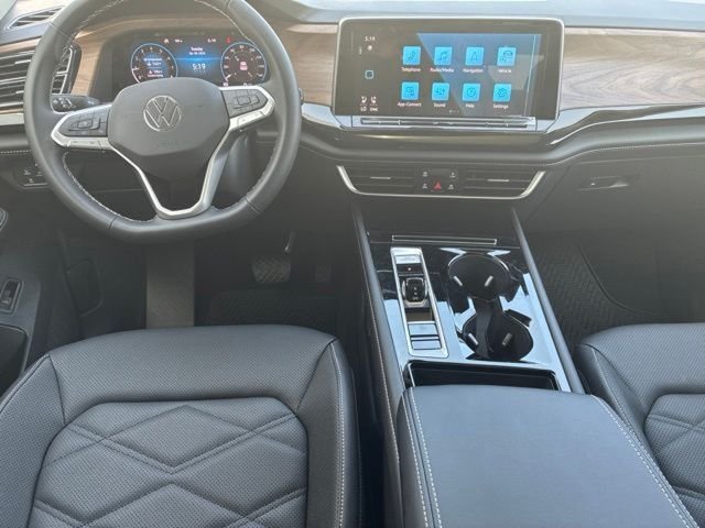 New 2026 Deep Black Volkswagen 2.0T SE w/Technology image 14