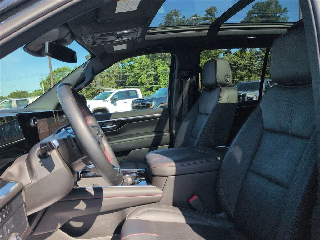 Used 2025 Black Chevrolet RST image 20
