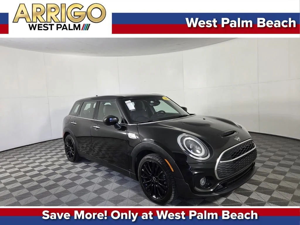 2022 MINI Clubman Cooper S's photo