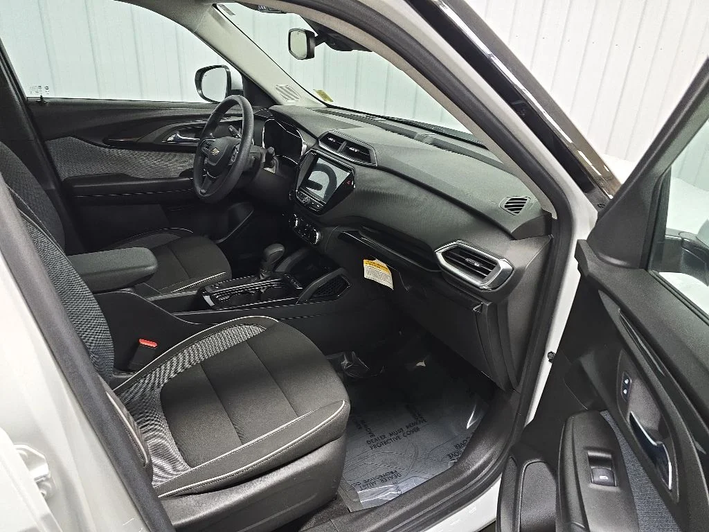 Used 2023 White Chevrolet LT image 15