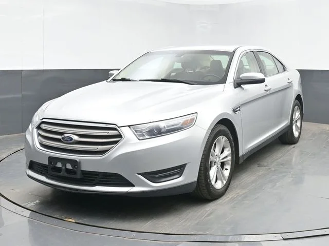 Used 2013 Ingot Silver Ford SEL image 5