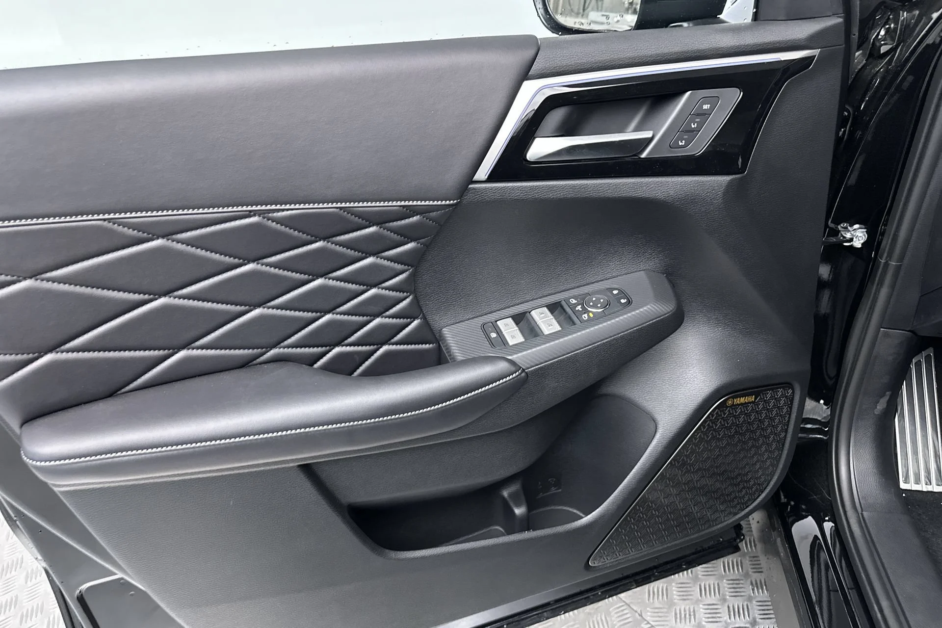 New 2026 Black Diamond Mitsubishi BLACK EDITION S-AWC image 15