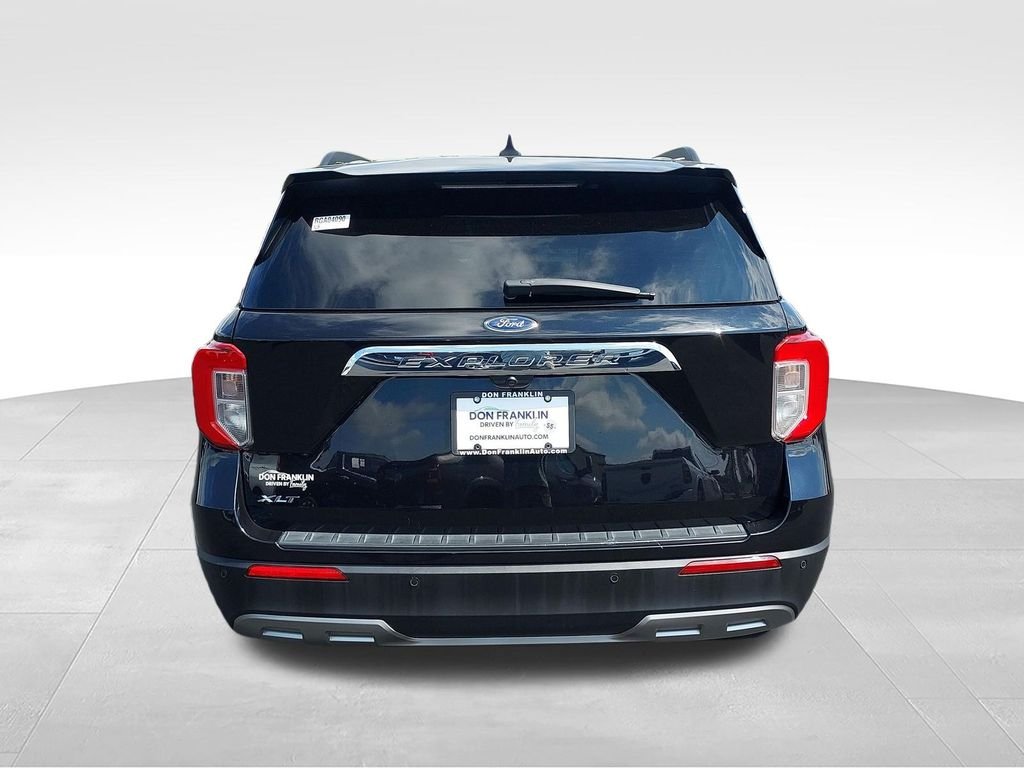 Used 2024 Black Ford XLT image 4