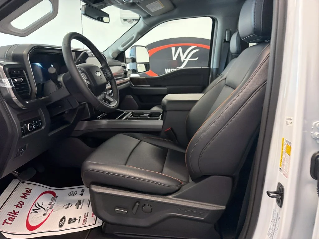 New 2027 Oxford White Ford F-250® Lariat® image 8