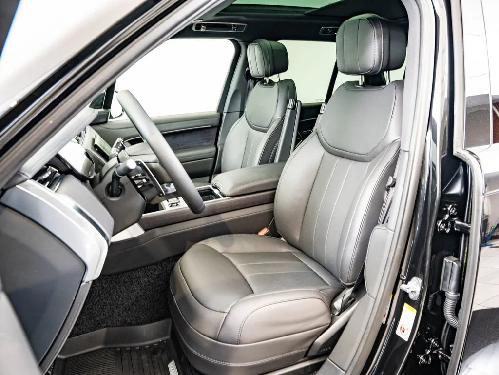New 2026 Santorini Black Land Rover SE image 22