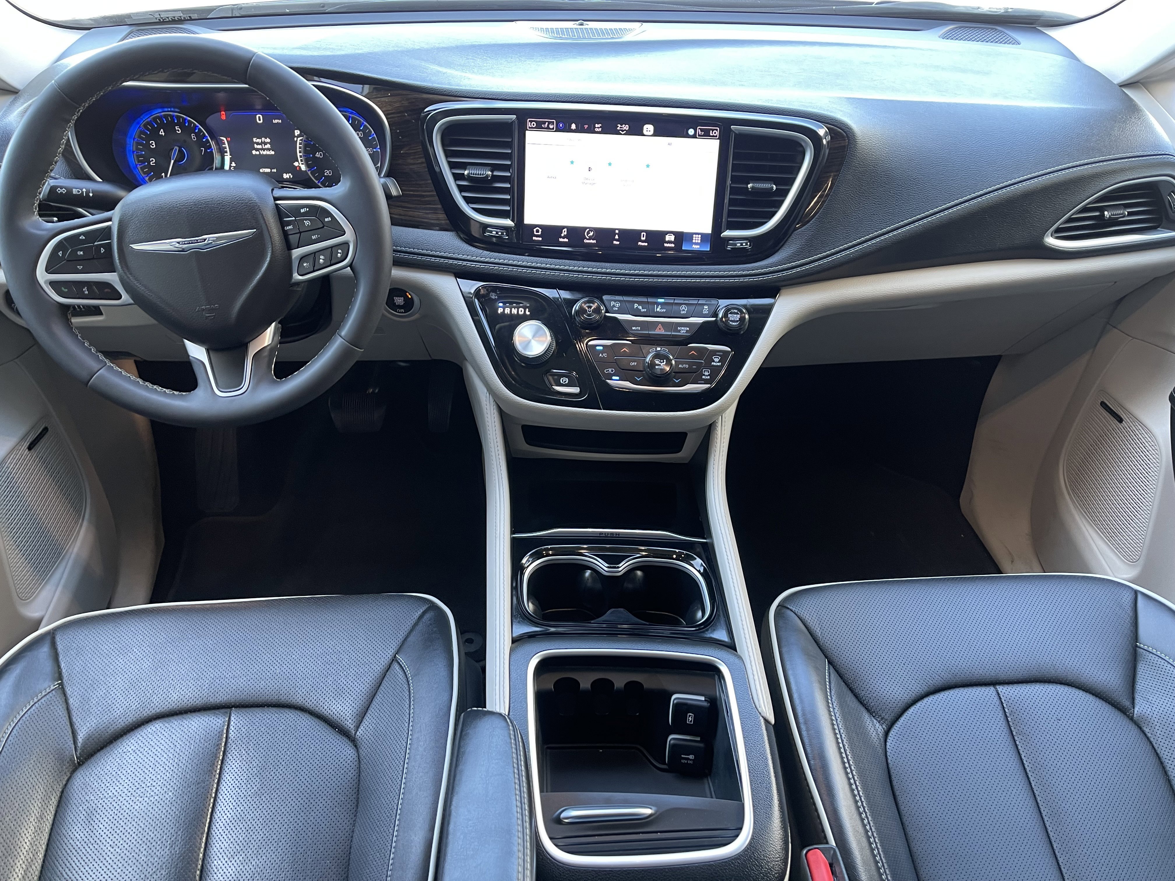 Used 2022 White Chrysler Limited image 20