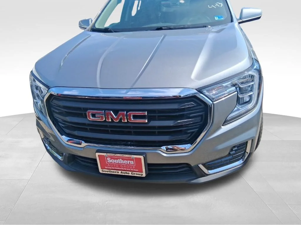 Used 2023 Silver GMC SLE image 5