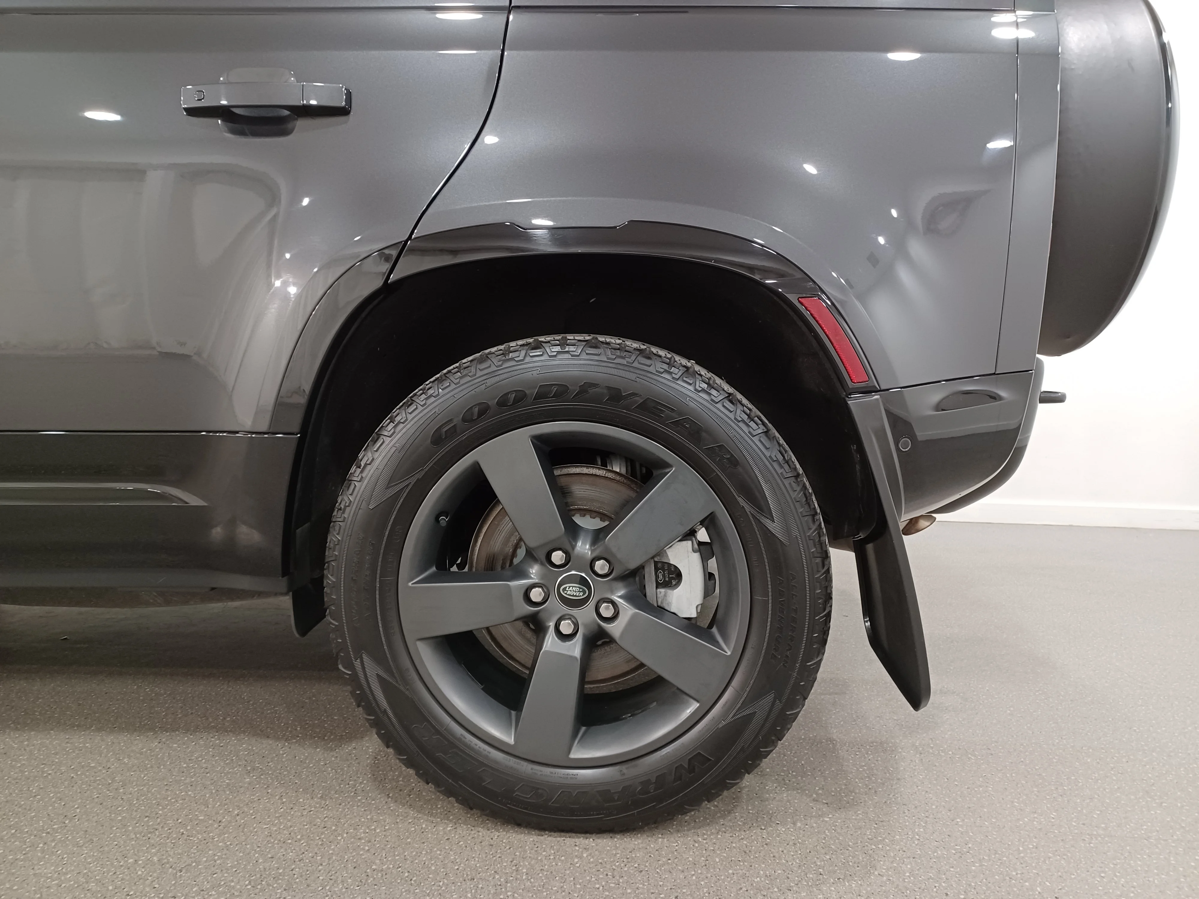 Certified Used 2024 Gray Land Rover X-Dynamic SE image 21