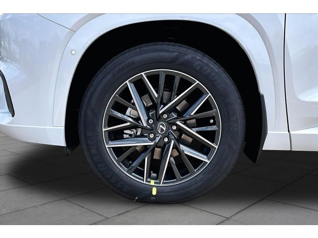 New 2026 Wind Chill Pearl Lexus PREMIUM AWD image 18