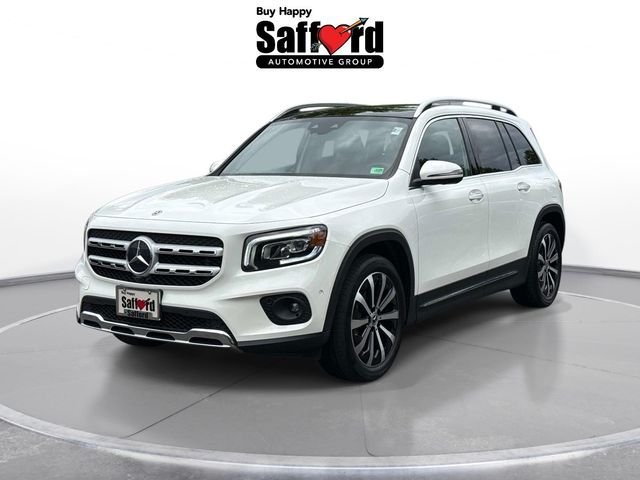 Used 2022 White Mercedes-Benz GLB 250 image 1